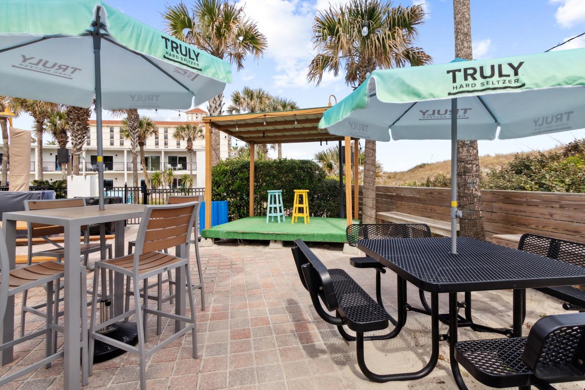 Seahorse Oceanfront Inn Neptune Beach Eksteriør bilde